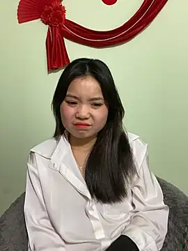 Snapshot of Maeve2k5 chatting on 01/18/25, 07:49 Maeve2k5 online show from 01/18/25, 07:49