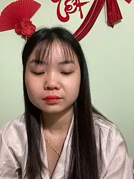 Snapshot of Maeve2k5 chatting on 02/14/25, 12:51 Maeve2k5 online show from 02/14/25, 12:51