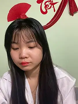 Snapshot of Maeve2k5 chatting on 02/24/25, 12:20 Maeve2k5 online show from 02/24/25, 12:20