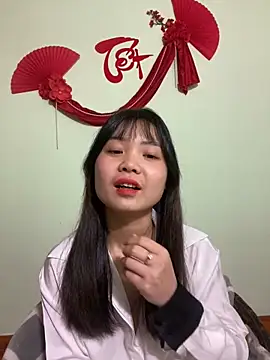 Snapshot of Maeve2k5 chatting on 02/24/25, 10:26 Maeve2k5 online show from 02/24/25, 10:26