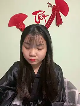 Snapshot of Maeve2k5 chatting on 03/17/25, 02:52 Maeve2k5 online show from 03/17/25, 02:52