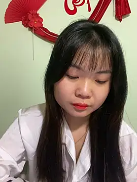 Snapshot of Maeve2k5 chatting on 03/18/25, 01:32 Maeve2k5 online show from 03/18/25, 01:32