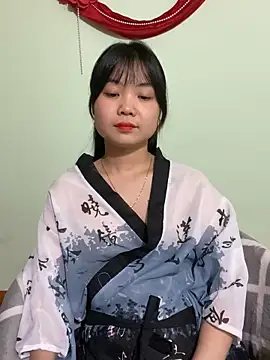 Snapshot of Maeve2k5 chatting on 03/21/25, 05:54 Maeve2k5 online show from 03/21/25, 05:54