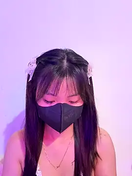 Snapshot of Maeve2k5 chatting on 09/20/25, 08:10 Maeve2k5 online show from 09/20/25, 08:10