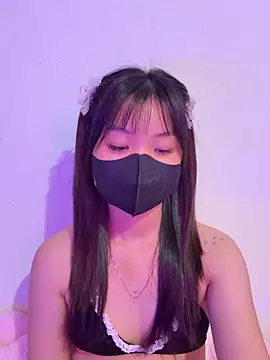 Snapshot of Maeve2k5 chatting on 09/22/25, 02:13 Maeve2k5 online show from 09/22/25, 02:13