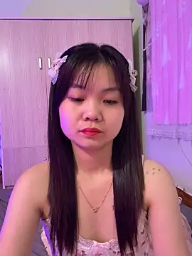 Snapshot of Maeve2k5 chatting on 09/30/25, 09:42 Maeve2k5 online show from 09/30/25, 09:42