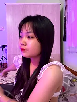 Snapshot of Maeve2k5 chatting on 10/12/25, 09:25 Maeve2k5 online show from 10/12/25, 09:25