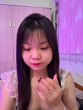 Snapshot of Maeve2k5 chatting on 10/14/25, 01:06 Maeve2k5 online show from 10/14/25, 01:06