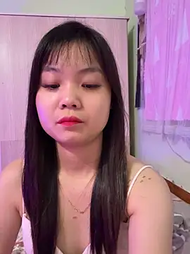 Snapshot of Maeve2k5 chatting on 10/16/25, 01:06 Maeve2k5 online show from 10/16/25, 01:06