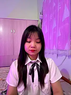 Snapshot of Maeve2k5 chatting on 10/22/25, 01:50 Maeve2k5 online show from 10/22/25, 01:50