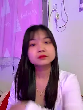 Snapshot of Maeve2k5 chatting on 10/23/25, 01:05 Maeve2k5 online show from 10/23/25, 01:05