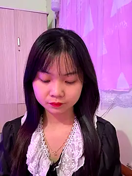 Snapshot of Maeve2k5 chatting on 10/24/25, 06:21 Maeve2k5 online show from 10/24/25, 06:21