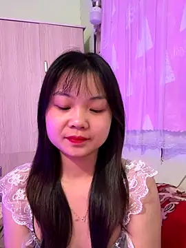 Snapshot of Maeve2k5 chatting on 10/25/25, 09:17 Maeve2k5 online show from 10/25/25, 09:17