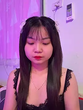 Snapshot of Maeve2k5 chatting on 10/31/25, 10:55 Maeve2k5 online show from 10/31/25, 10:55