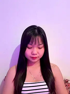 Snapshot of Maeve2k5 chatting on 11/14/25, 12:48 Maeve2k5 online show from 11/14/25, 12:48