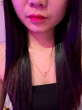 Snapshot of Maeve2k5 chatting on 11/18/25, 11:25 Maeve2k5 online show from 11/18/25, 11:25