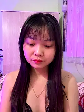 Snapshot of Maeve2k5 chatting on 11/30/25, 03:32 Maeve2k5 online show from 11/30/25, 03:32