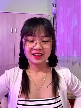 Snapshot of Maeve2k5 chatting on 12/02/25, 02:06 Maeve2k5 online show from 12/02/25, 02:06