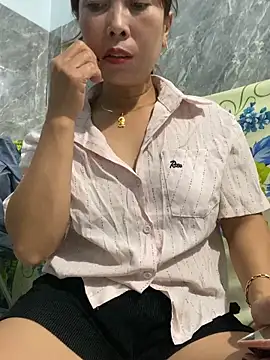 Linaannn online show from 02/17/26, 01:40