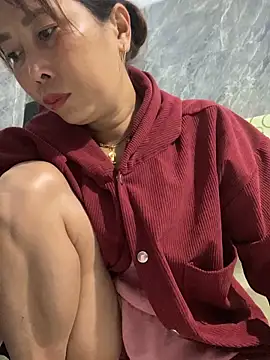 Linaannn online show from 03/25/26, 12:05