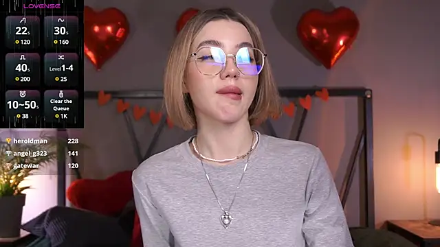 Snapshot of LindaThacker chatting on 02/17/25, 08:19 LindaThacker online show from 02/17/25, 08:19