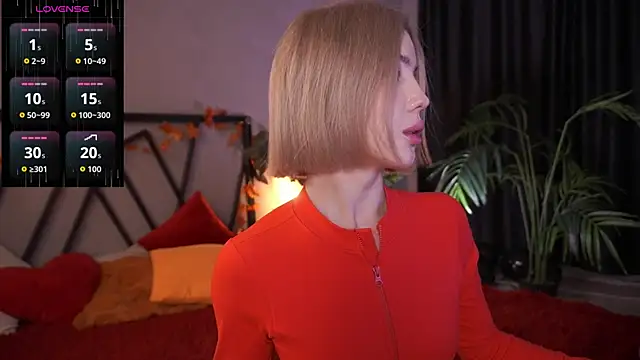 Snapshot of LindaThacker chatting on 11/17/25, 04:29 LindaThacker online show from 11/17/25, 04:29