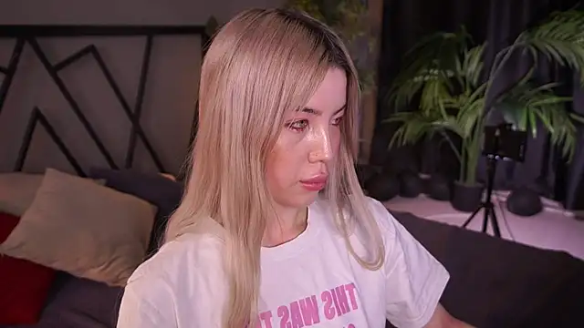 LindaThacker online show from 04/20/26, 04:37