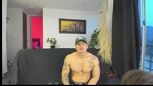 Snapshot of MARCELOANDLUCIAN chatting on 09/23/25, 10:57 MARCELOANDLUCIAN online show from 09/23/25, 10:57