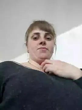 Snapshot of CoddessCrystal chatting on 02/21/25, 01:33 CoddessCrystal online show from 02/21/25, 01:33