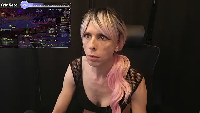 Snapshot of april_show_her chatting on 09/13/25, 04:40 april show her online show from 09/13/25, 04:40