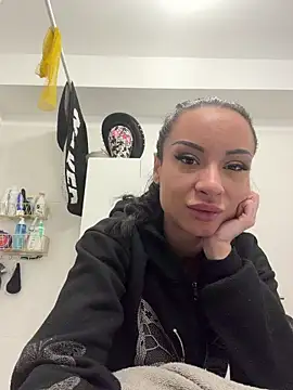 cara mella online show from 03/03/26, 07:36