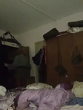 tiredcamgirI online show from 05/10/26, 01:00