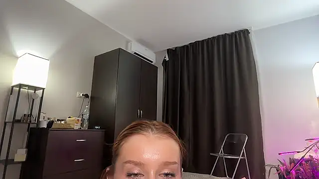 OmeliaDior online show from 04/18/26, 10:10