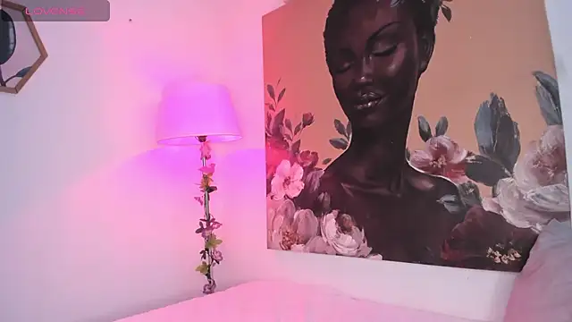 Snapshot of aleja_rythm chatting on 12/18/25, 07:42 aleja rythm online show from 12/18/25, 07:42