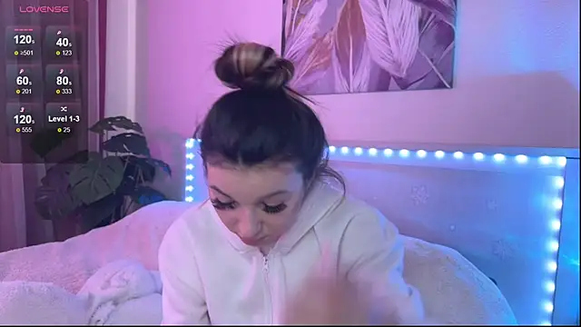 Veronica leal online show from 04/07/26, 07:42