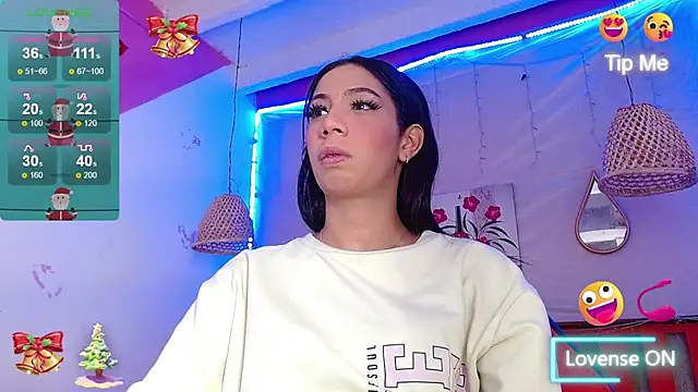 Snapshot of Lina10 chatting on 12/23/24, 11:17 Lina10 online show from 12/23/24, 11:17