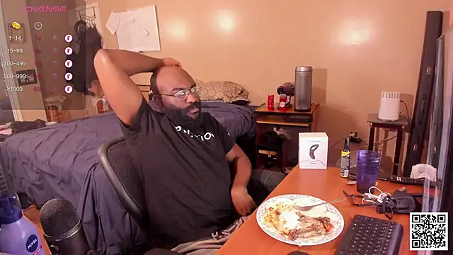 MrChuckDailyXXX online show from 12/11/24, 09:12