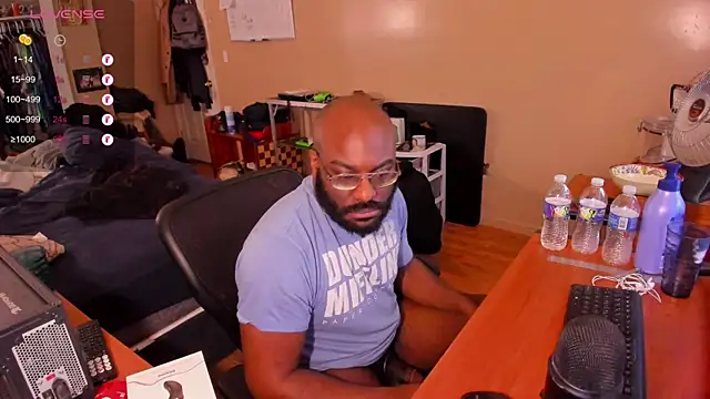 MrChuckDailyXXX online show from 02/08/25, 12:17