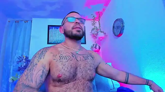 Snapshot of Adil_aminn chatting on 02/02/25, 06:10 Adil aminn online show from 02/02/25, 06:10