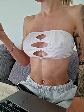 EileX official online show from 04/09/26, 06:19