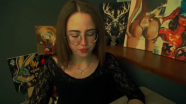 luxie milady online show from 04/21/26, 01:39