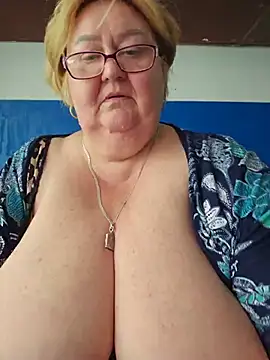 Snapshot of Awn290668 chatting on 07/14/26, 12:44 Awn290668 online show from 07/14/26, 12:44