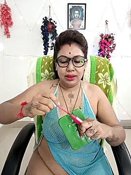 YOUR LOVELY-40 online show from 02/11/26, 08:14