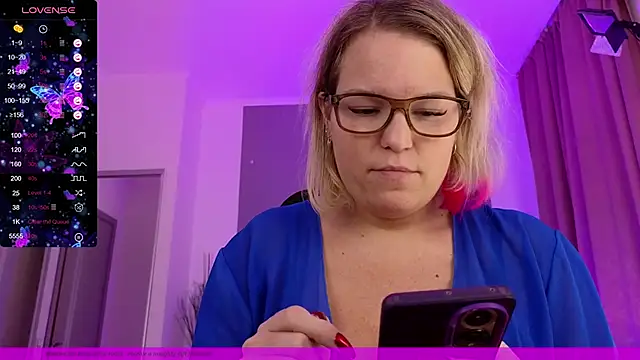 EVAshinyGIRL online show from 01/05/25, 11:15