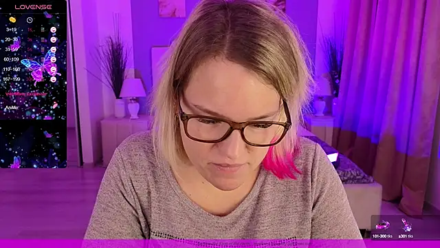 EVAshinyGIRL online show from 01/14/25, 07:59