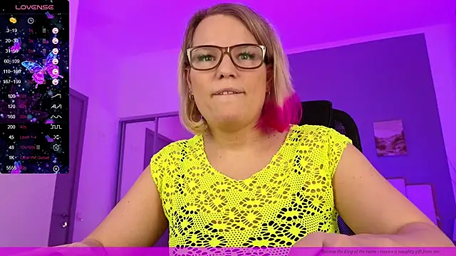 EVAshinyGIRL online show from 01/28/25, 01:38