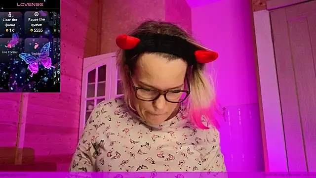 EVAshinyGIRL online show from 03/09/25, 10:52