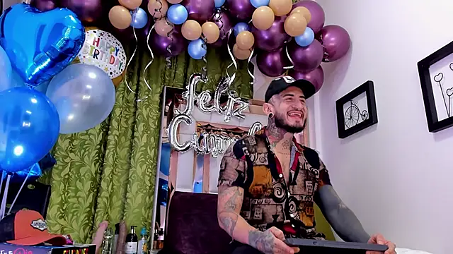 dilan scootk  online show from 02/01/25, 11:21