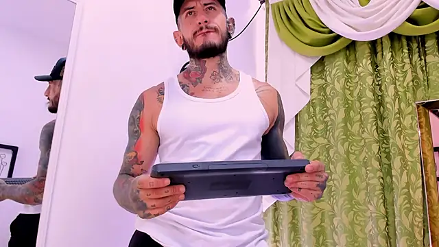 dilan scootk  online show from 11/29/25, 07:28