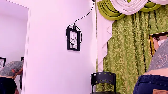 dilan scootk  online show from 12/18/25, 07:20